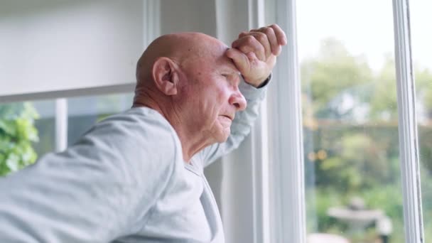 Finestra Pensiero Uomo Anziano Alzheimer Dubbio Ansia Futuro Pensione Scelta — Video Stock