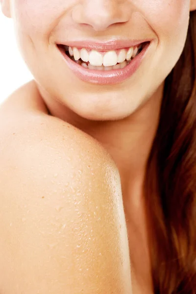 Yakın Çekim Dişleri Olan Ağız Kadın Gülümseme Diş Sağlığı Hijyen — Stok fotoğraf