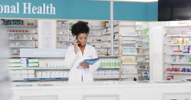 Pharmacist Woman Phone Call Health Checklist Virtual Advice Support Customer — Stock Video