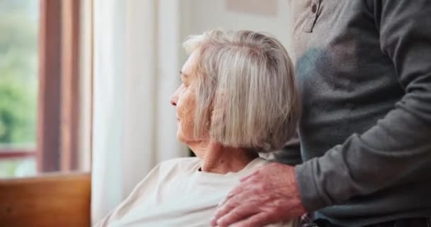 Zuhause Händchenhalten Und Seniorenpaar Mit Ruhestand Unterstützung Und Liebe Bei — Stockvideo