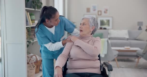 Νοσοκόμα Γηροκομείο Και Γυναίκα Υποστήριξης Αναπηρία Αναπηρική Καρέκλα Για Ιατρική — Αρχείο Βίντεο