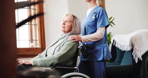 Pomoc Życiu Pielęgniarka Starsza Kobieta Wózku Inwalidzkim Zakresie Opieki Zdrowotnej — Wideo stockowe