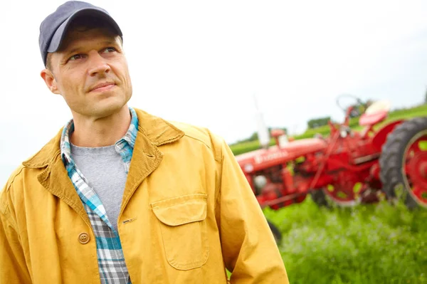 Thinking Aboyt Ways Improve Farm Farmer Standing Field Tractor Parked — Stock Photo, Image