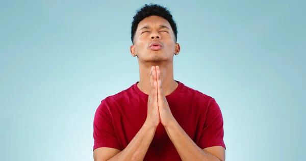 Релігія Молитва Молодий Чоловік Студії Надії Вдячності Духовного Вираження Молитва — стокове фото