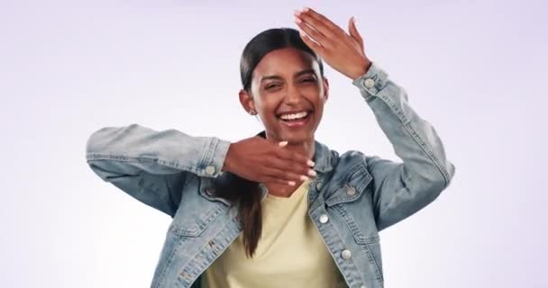 Mains Bande Dessinée Drôle Visage Une Femme Indienne Studio Sur — Video