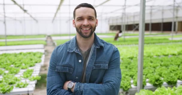Farmář Úsměv Muž Zahradě Paže Zkřížené Udržitelné Zemědělství Pro Zemědělství — Stock video