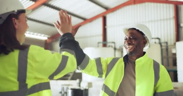 Teamwork High Five Construction Worker People Warehouse Success Motivation Goals — Stock Video