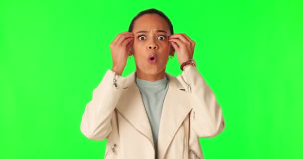 Green Screen Face Woman Mind Blown Hands Studio Wtf News — Stock Video