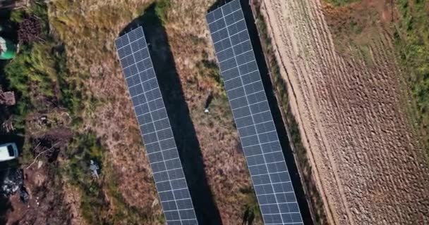 Drone Paneles Solares Persona Ingeniería Granja Con Solución Energía Renovable — Vídeos de Stock