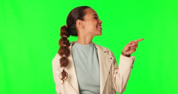 Ręcznie Wskazując Zielony Ekran Szczęśliwa Kobieta Twarz Studio Ogłoszenie Promocja — Wideo stockowe