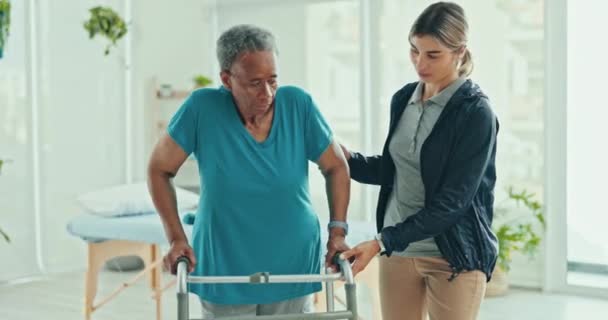 Fizyoterapist Konsültasyonu Yürüteç Yaşlı Kadın Hareket Egzersizi Sağlık Hizmeti Tedavisi — Stok video