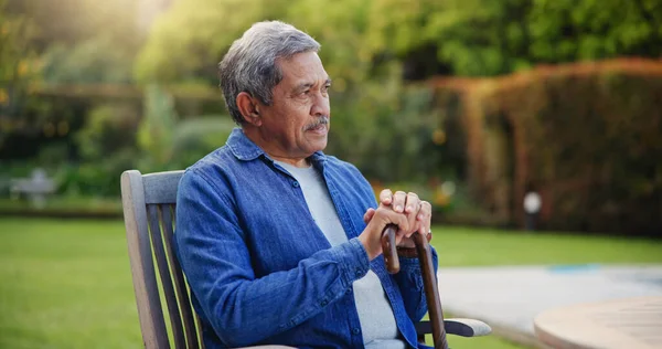 Starszy Człowiek Człowiek Lub Myślenie Trzciny Cukrowej Emeryturę Alzheimer Pamięci — Zdjęcie stockowe