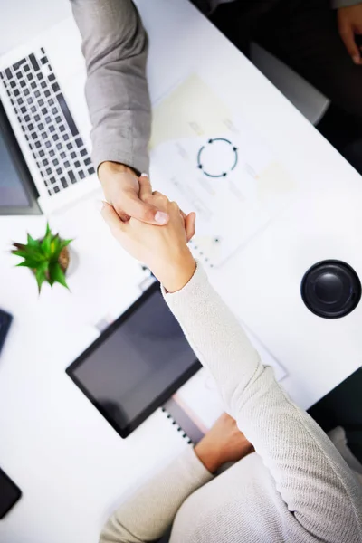 客户会议 顶级人士和握手为投资成功 B2B合同交易或公司收购 人力资源面试中的业务 团队合作和伙伴协议 欢迎或握手 — 图库照片
