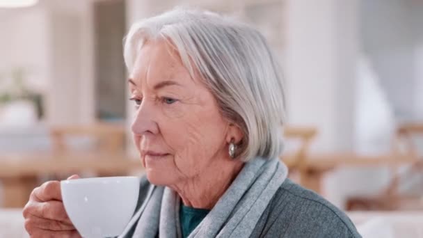 Donna Anziana Caffè Aroma Cucina Casa Tranquillo Rilassarsi Bere Solo — Video Stock