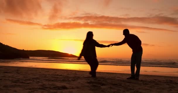 Couple Silhouette Danse Plage Ciel Couchant Liberté Mouvement Ensemble Été — Video