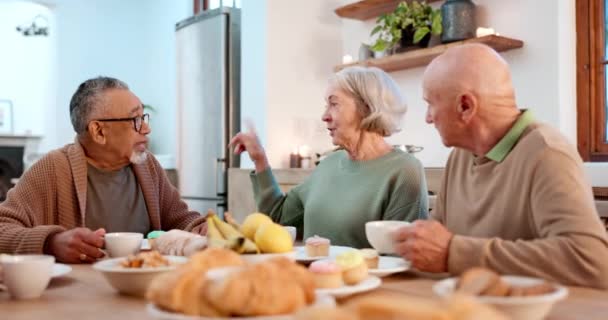 Ontbijt Theekransje Eten Met Senioren Die Samen Lachen Een Bejaardentehuis — Stockvideo