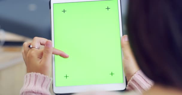 Mani Tablet Schermo Verde Siti Web Social Media Istruzione Online — Video Stock