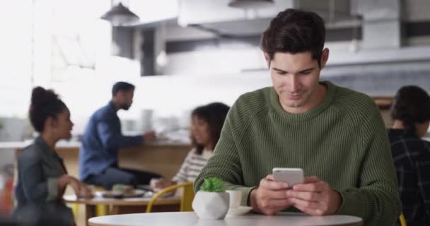 Rire Téléphone Homme Heureux Dans Café Avec Mème Sur Les — Video