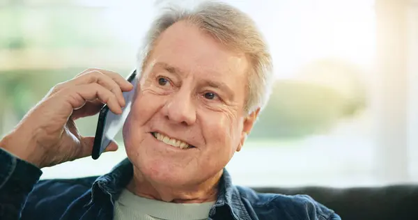 Home Phone Call Senior Man Conversation Network Digital App Discussion — Stock Photo, Image