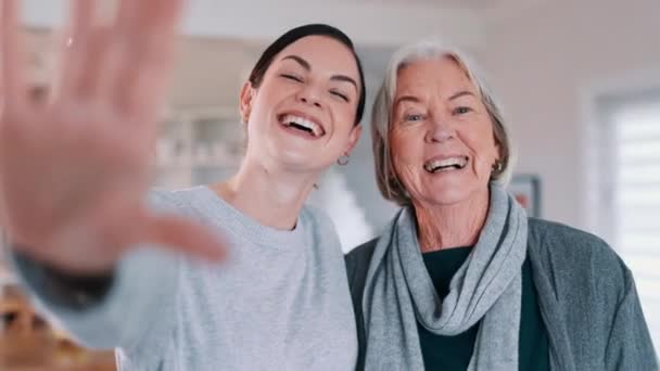 Frau Senior Mom Und Selfie Mit Gesicht Lächeln Und Bindung — Stockvideo