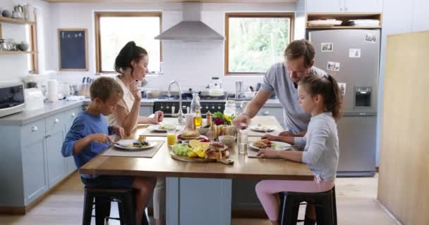 Jedzenie Szczęśliwy Naleśniki Rodziną Kuchni Dla Zdrowia Miłości Jedzenia Razem — Wideo stockowe