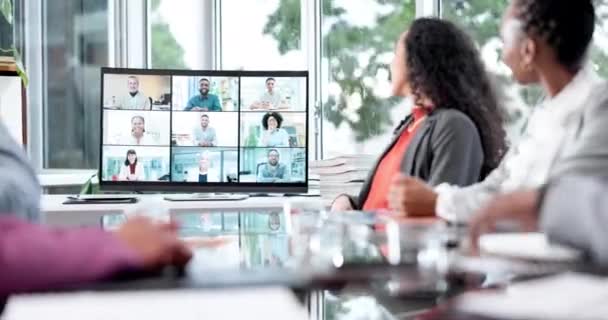 Videoanruf Besprechung Und Grußwort Online Auf Dem Computerbildschirm Mit Firmengruppe — Stockvideo