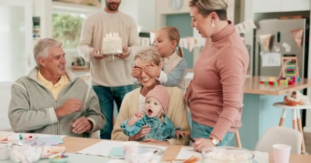 Sürpriz Doğum Günü Ailesi Kutlama Eğlence Kaynaşma Için Bir Araya — Stok video