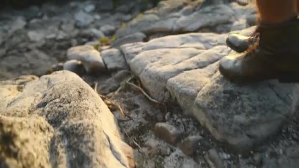 Passeggiate Gambe Escursionisti Escursioni Rocce Natura Avventura Esplorare All Aria — Video Stock