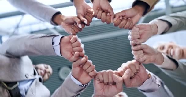 Apoyo Trabajo Equipo Gente Negocios Puño Golpe Círculo Para Motivación — Vídeo de stock