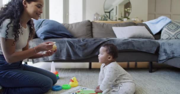 Evde Bebekle Yemek Yemek Sevgi Anne Olmak Çocuğun Sağlığı Bakım — Stok video