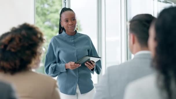 Business Training Black Woman Tablet Seminar Brainstorming Mentor Coaching Office — Stock Video