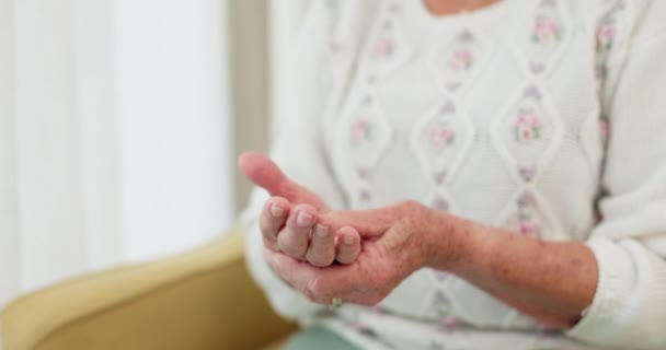 Руки Боль Артрит Пожилая Женщина Доме Престарелых Медицинской Травмой Риском — стоковое видео