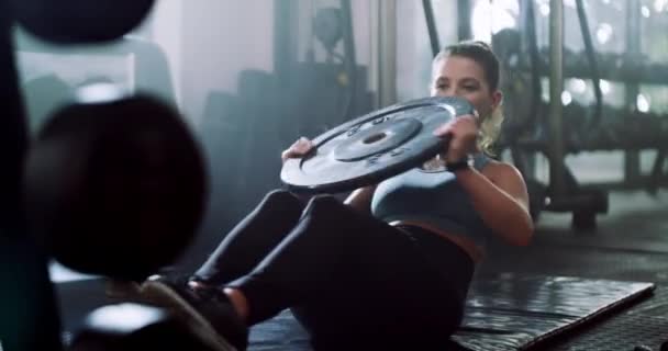 Kvinna Fitness Och Tyngdlyftning Gym För Träning Träning Eller Träning — Stockvideo