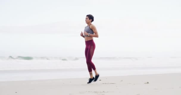 Озил Бег Женщины Растягивающиеся Пляже Бега Соревнований Марафонских Тренировок Спорт — стоковое видео