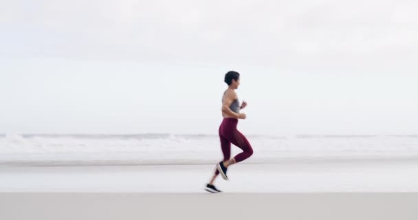 Fitness Koşu Kadınlar Yarış Yarışma Maraton Antrenmanı Için Plajda Spor — Stok video
