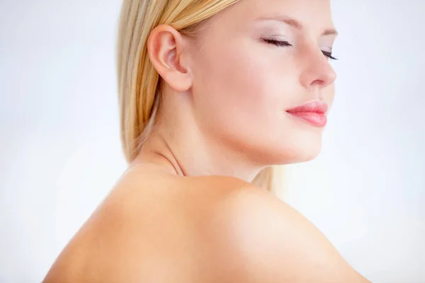 Girl Skincare Health Eyes Closed Studio Beauty Facial Dermatology White — Stock Photo, Image