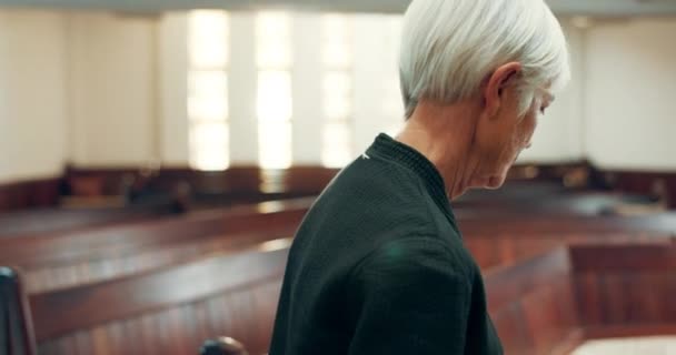 Church Bible Senior Christian Woman Ready Worship God Holy Spirit — Stock Video