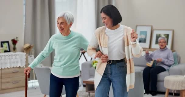 Dans Kıdemli Kadın Mutlulukla Müzikle Özgürlükle Emeklilik Enerji Sağlıkla Ilgilenen — Stok video