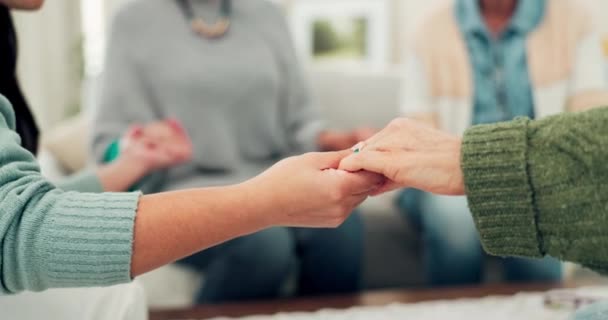Vrouw Groep Hand Hand Ondersteuning Ouderenzorg Eenheid Voor Vertrouwen Gemeenschap — Stockvideo