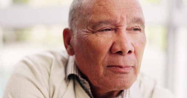 老人ホーム ビジョン 将来のストレス 退職生活に直面するシニアマン 高齢者 精神保健 アイデア 決断の後悔に対する不安 — ストック動画