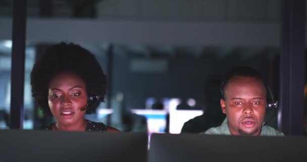 공간에서 비즈니스 서비스 상거래 온라인 채팅을 컴퓨터에 아프리카 컨설턴트 에이전시 — 비디오