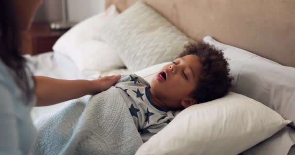Cough Sick Mother Child Bedroom Medical Help First Aid Virus — Vídeo de Stock