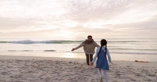 Grandmother Child Family Hug Beach Fun Vacation Holiday Adventure Sunset — Αρχείο Βίντεο