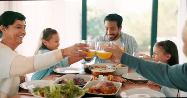 Thanksgiving Toast Children Parents Grandparents Together Family Bonding Celebration Love — Stock Video
