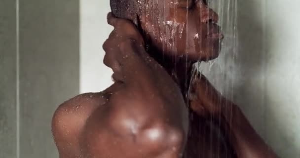 Ember Zuhany Tisztító Test Higiénia Víz Egészséges Bőr Vagy Meztelen — Stock videók