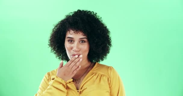 Tela Verde Rosto Mulher Com Piscar Beijo Estúdio Por Amor — Vídeo de Stock