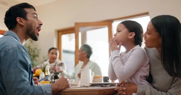 Szczęśliwy Jedzenie Miłość Rodziną Przy Stole Śniadanie Odżywianie Relaks Szczęście — Wideo stockowe