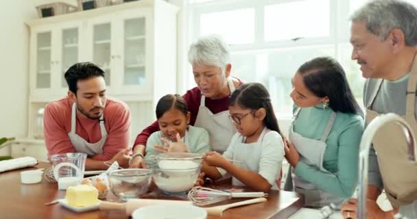 Kinderen Leren Koken Grote Familie Samen Voor Het Bakken Van — Stockvideo