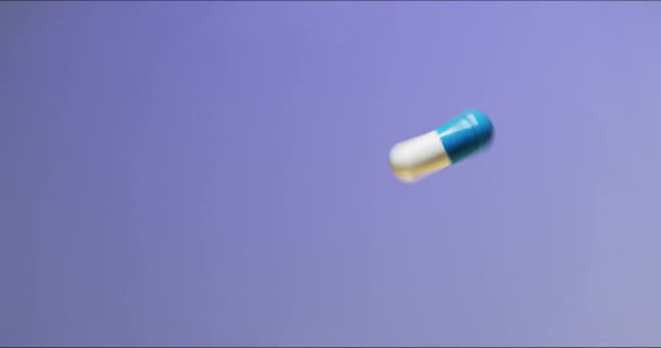 Медицина Капсула Таблетки Студії Здоров Оздоровлення Медикаментів Макет Фіолетовому Фоні — стокове відео