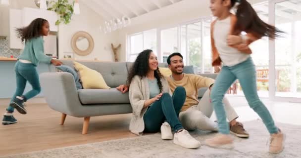 Happy Family Parents Children Running Living Room Energy Happiness Love — Stock Video